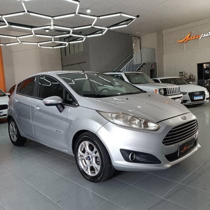 FORD FIESTA 1.6 SE HATCH 16V FLEX 4P POWERSHIFT
